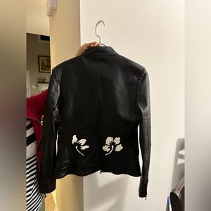 🖤 Stylish Black Leather Jacket with Floral Design 🖤